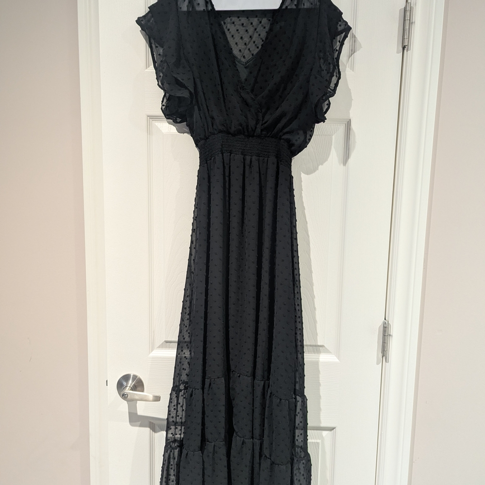 Elegant Black Maxi Dress - Picture 2 of 6